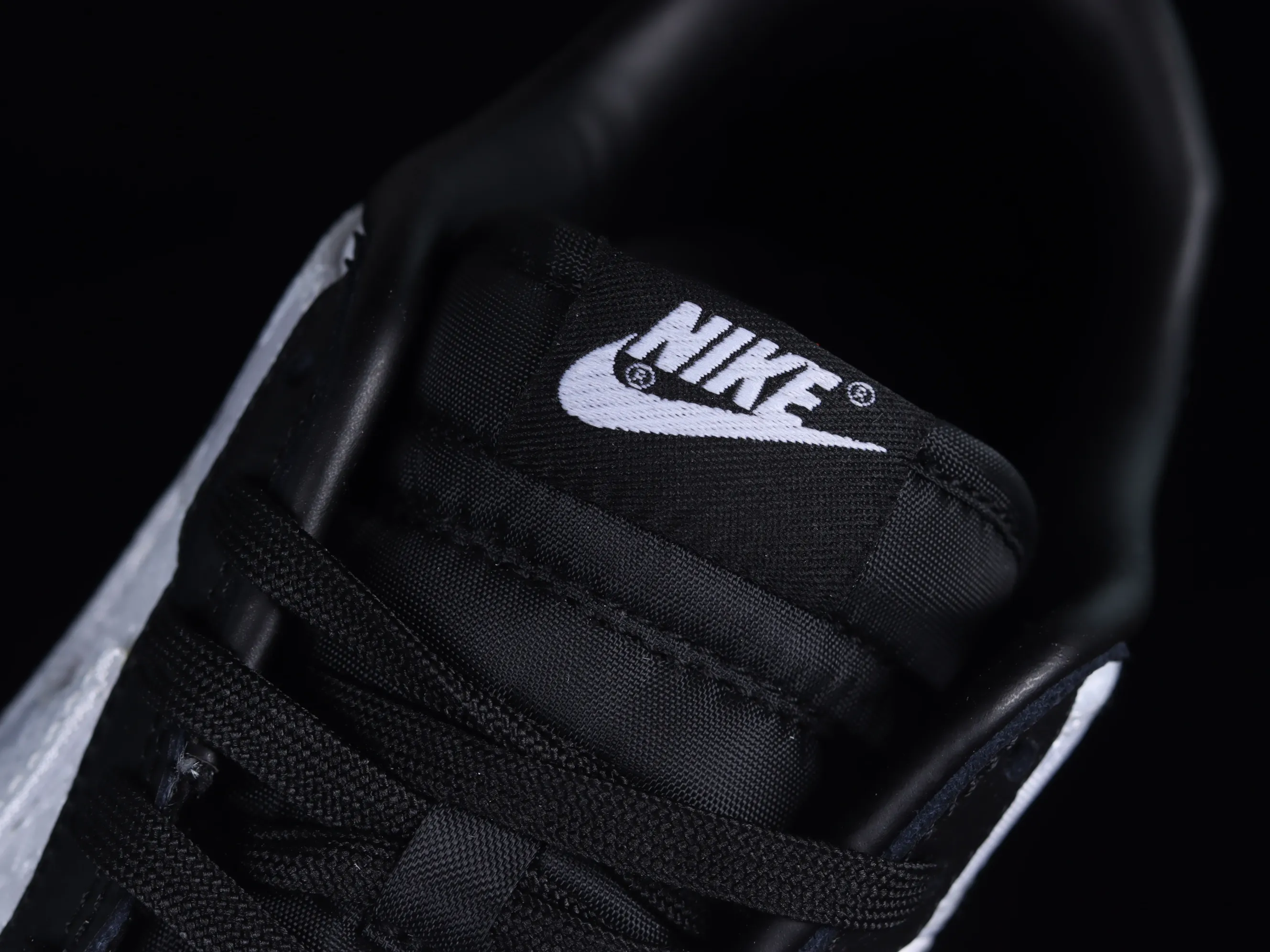 All Categories Nk SB Dunk Series Nk SB Dunk Low Low-top sneakers F version Nk Dunk Low x Fragment
